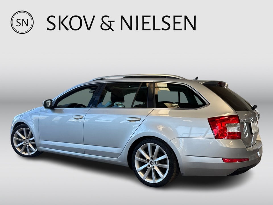 Skoda Octavia 1,6 TDi 110 Style Combi DSG 5d