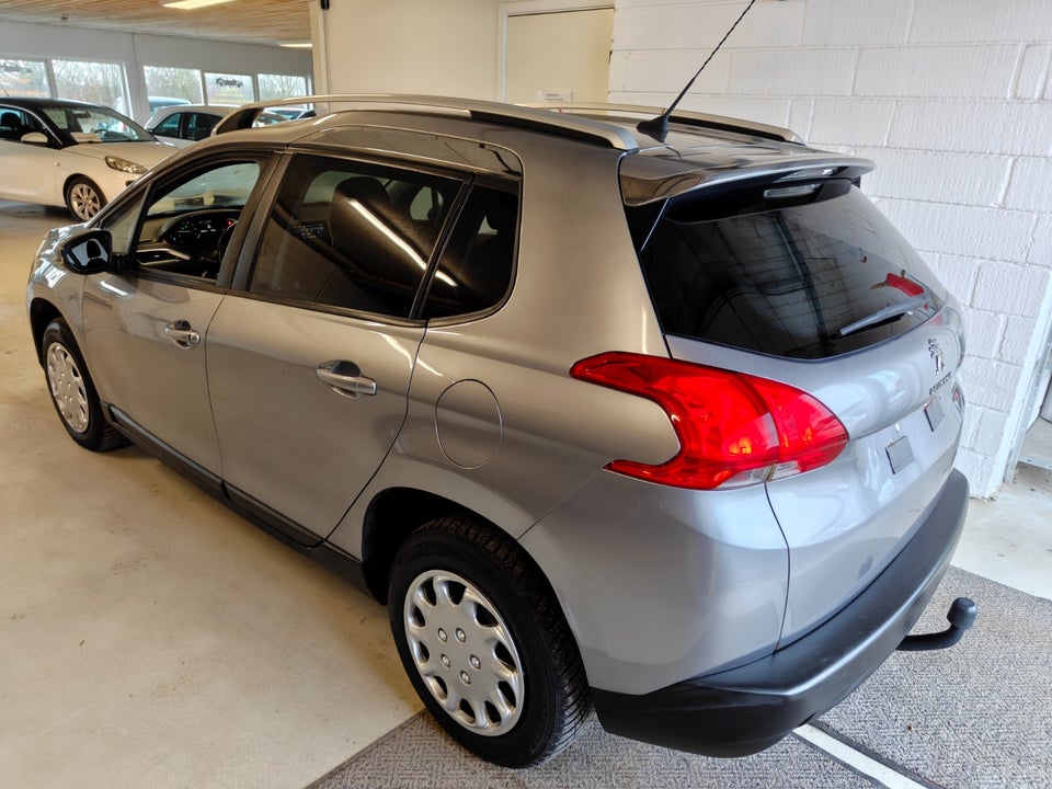 Peugeot 2008 1,2 VTi 82 Active Motion 5d