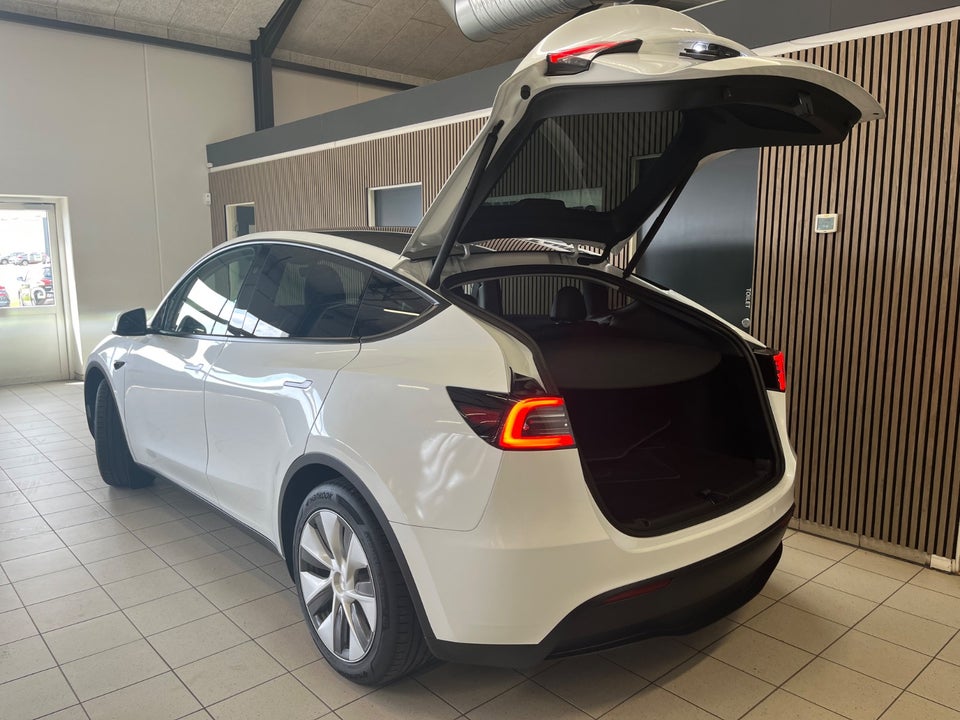 Tesla Model Y RWD 5d