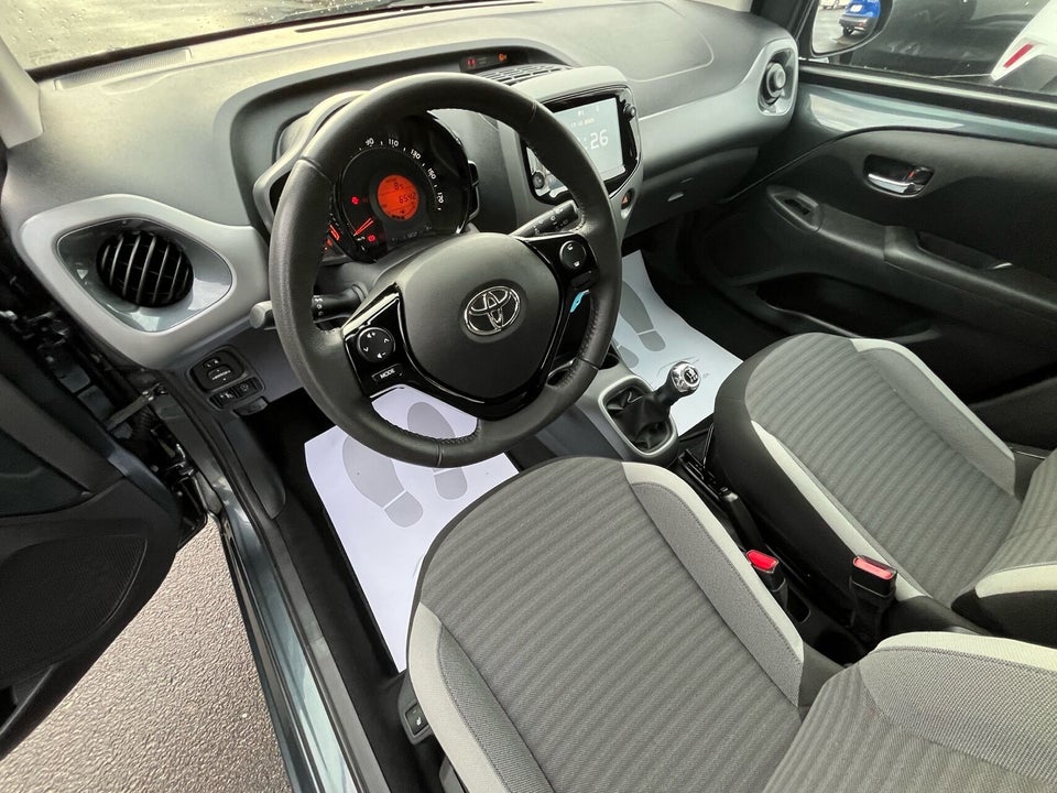 Toyota Aygo 1,0 VVT-i x-press 5d