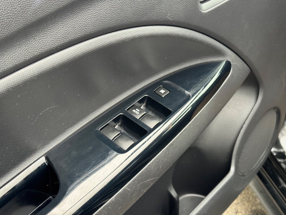 Mitsubishi Space Star 1,2 Anniversary Edition 5d