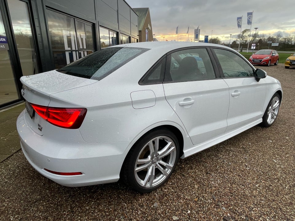 Audi A3 1,4 TFSi 150 S-line Sportback S-tr. 5d