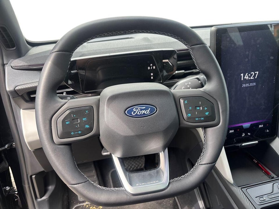 Ford Explorer 77 Premium Extended Range 5d