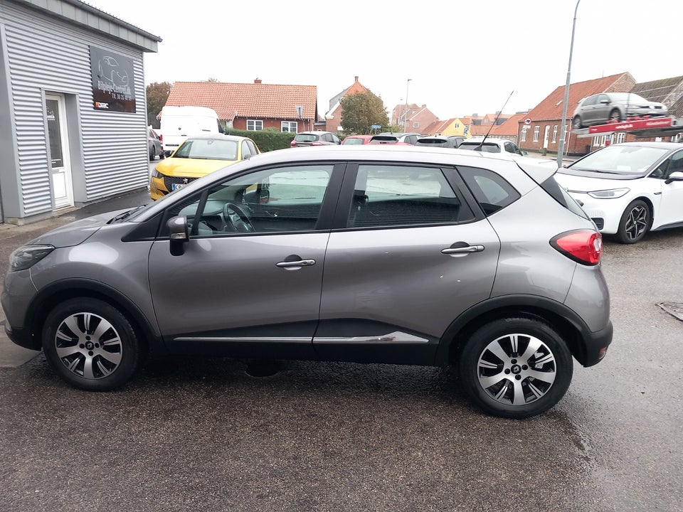 Renault Captur 0,9 TCe 90 Expression 5d