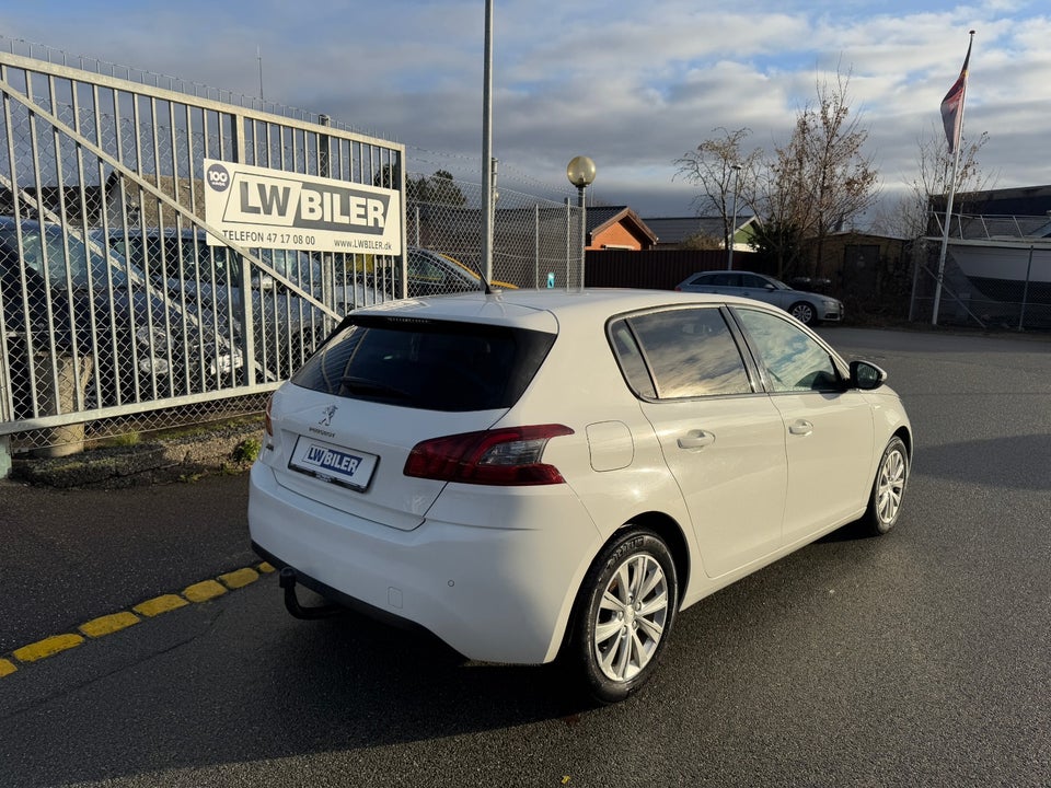 Peugeot 308 1,5 BlueHDi 130 Style 5d