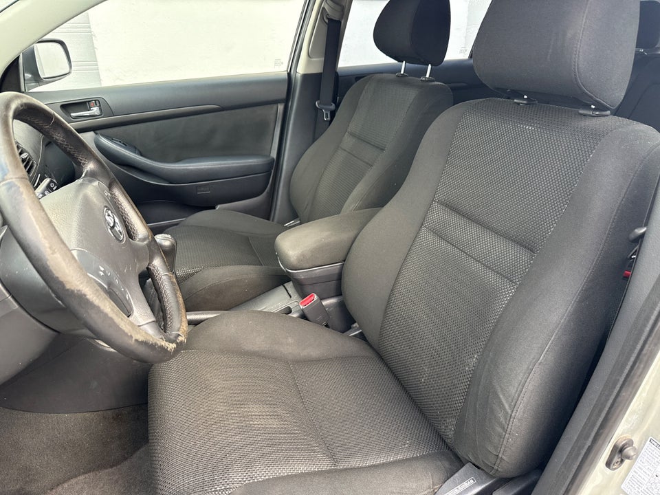 Toyota Avensis 1,8 VVT-i Sol stc. 5d