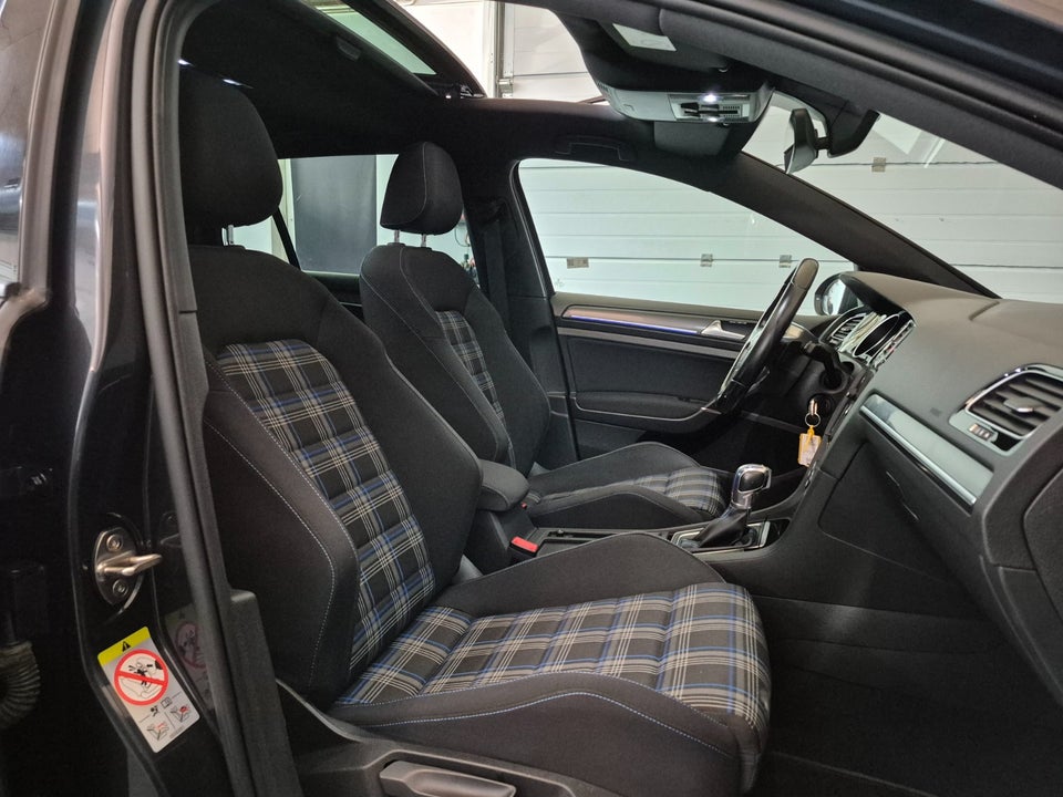 VW Golf VII 1,4 GTE DSG 5d