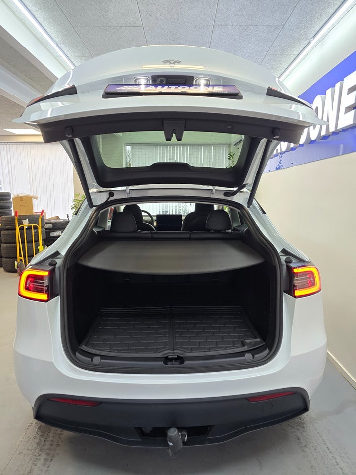 Tesla Model Y RWD 5d