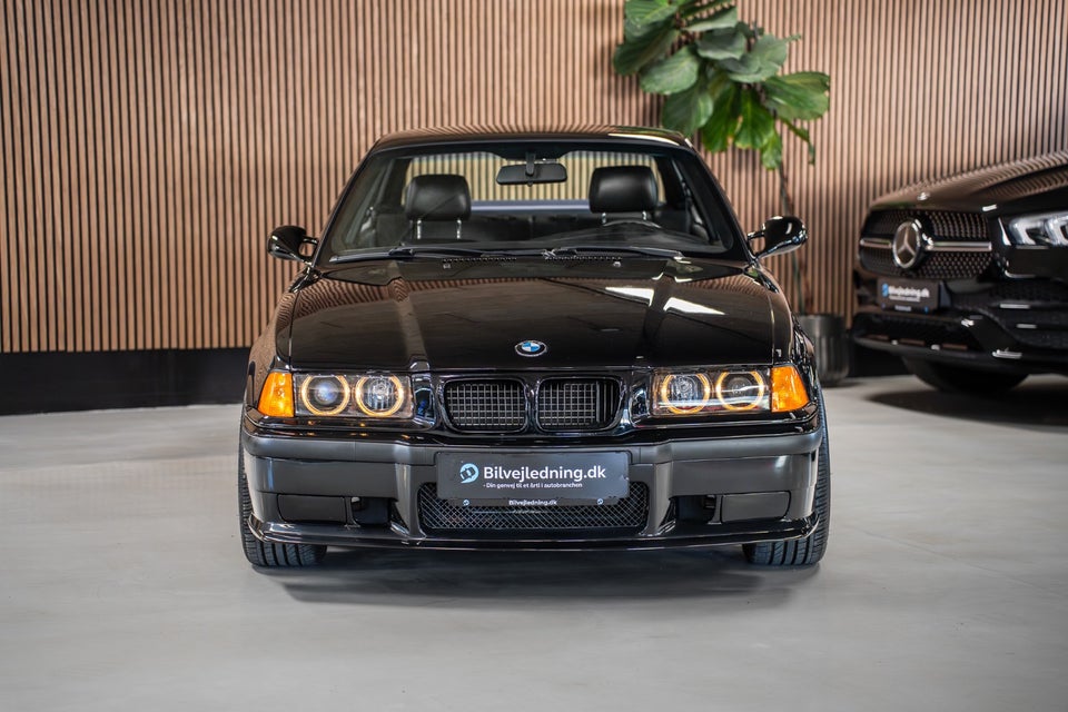 BMW 323i 2,5 Coupé 2d