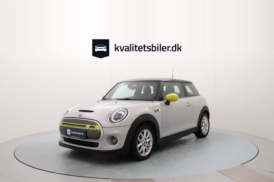 MINI Cooper SE Essential 3d