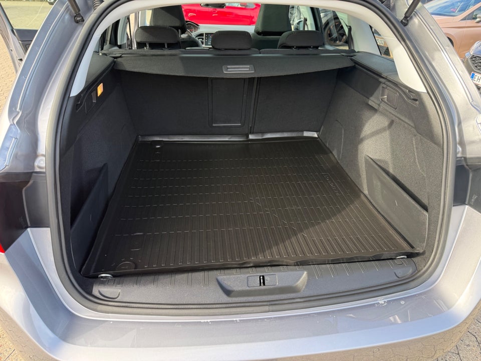 Peugeot 308 1,5 BlueHDi 130 Edition SW 5d