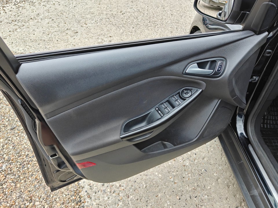 Ford Focus 1,5 SCTi 150 Titanium stc. 5d