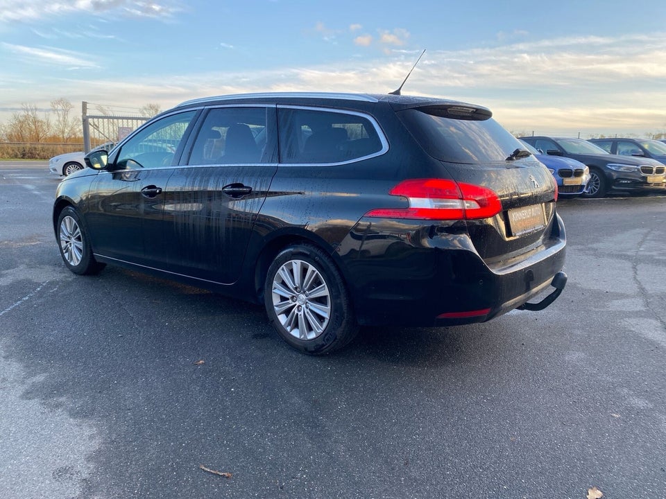Peugeot 308 1,5 BlueHDi 130 Selection Sky SW 5d