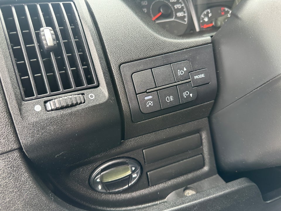 Peugeot Boxer 335 2,0 BlueHDi 130 L2H2 Premium