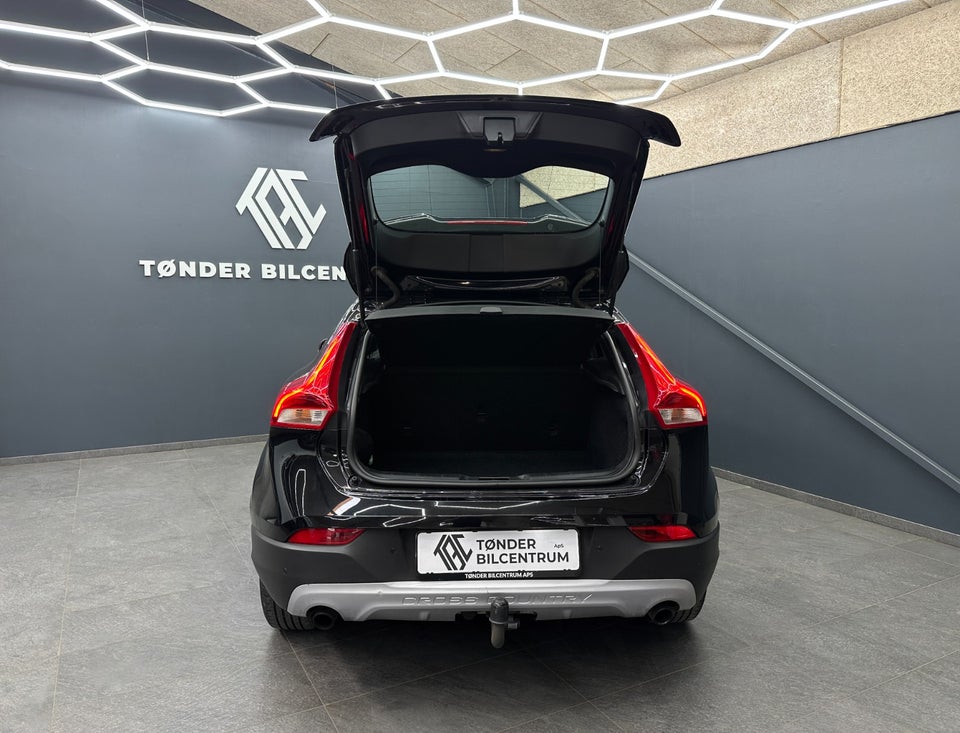 Volvo V40 CC 2,0 D3 150 Summum aut. 5d