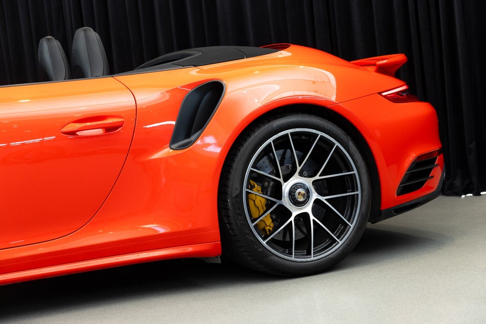 Porsche 911 Turbo S 3,8 Cabriolet PDK 2d