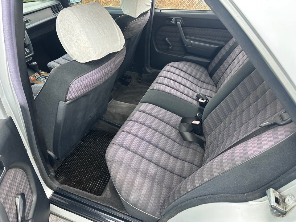 Mercedes 190 E 2,0 aut. 4d