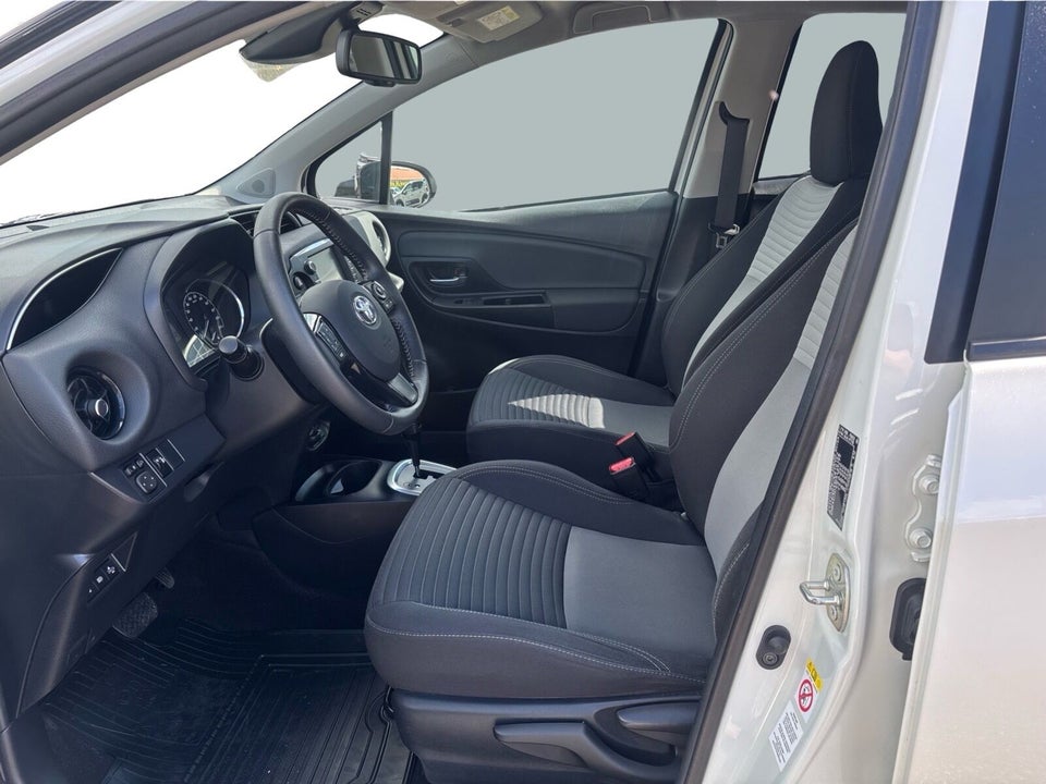 Toyota Yaris 1,5 Hybrid H3 Limited e-CVT 5d