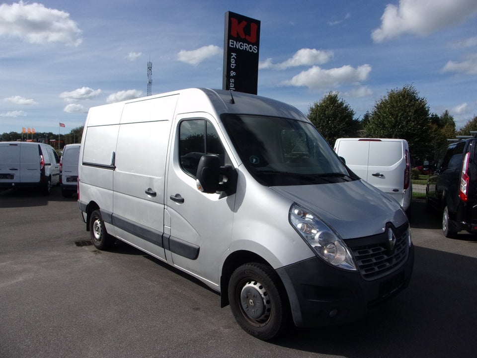 Renault Master III T33 2,3 dCi 170 L2H2 Kassevogn