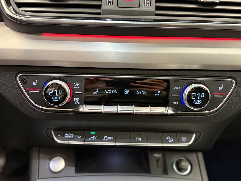 Audi Q5 55 TFSi e S-line quattro S-tr. 5d