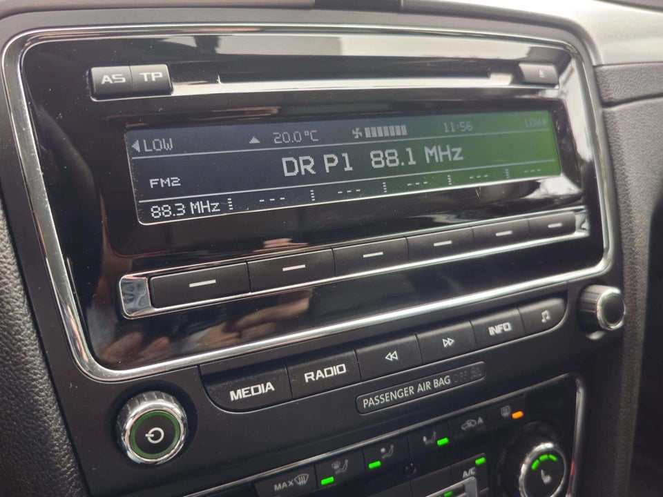 Skoda Superb 1,8 TSi 160 Elegance Combi DSG 5d