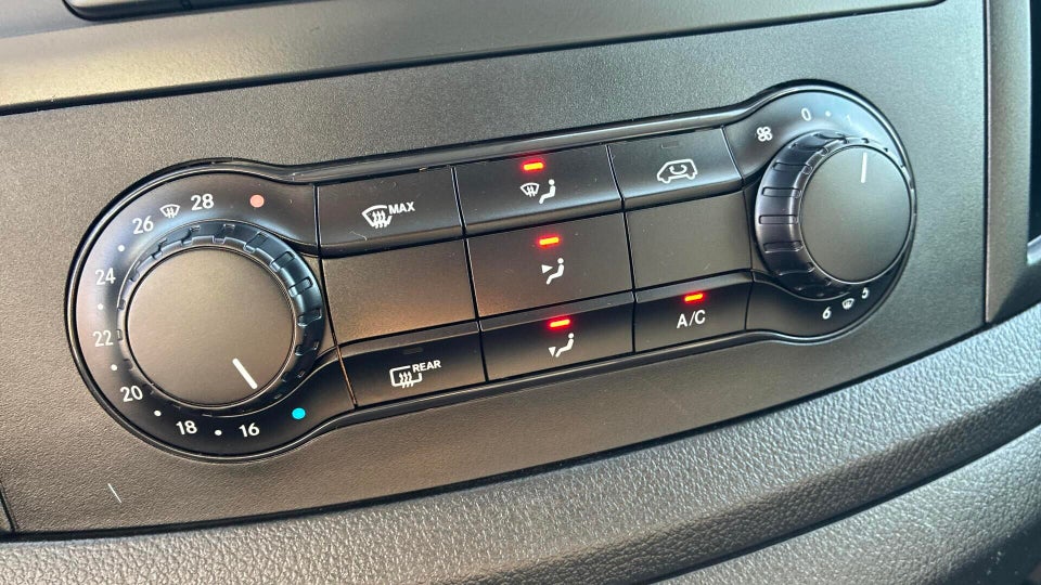 Mercedes eVito 129 Tourer PRO L Van