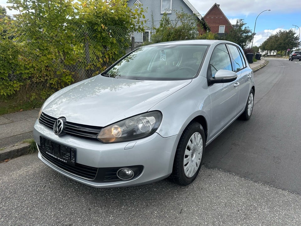 VW Golf VI 2,0 TDi 140 Comfortline 5d