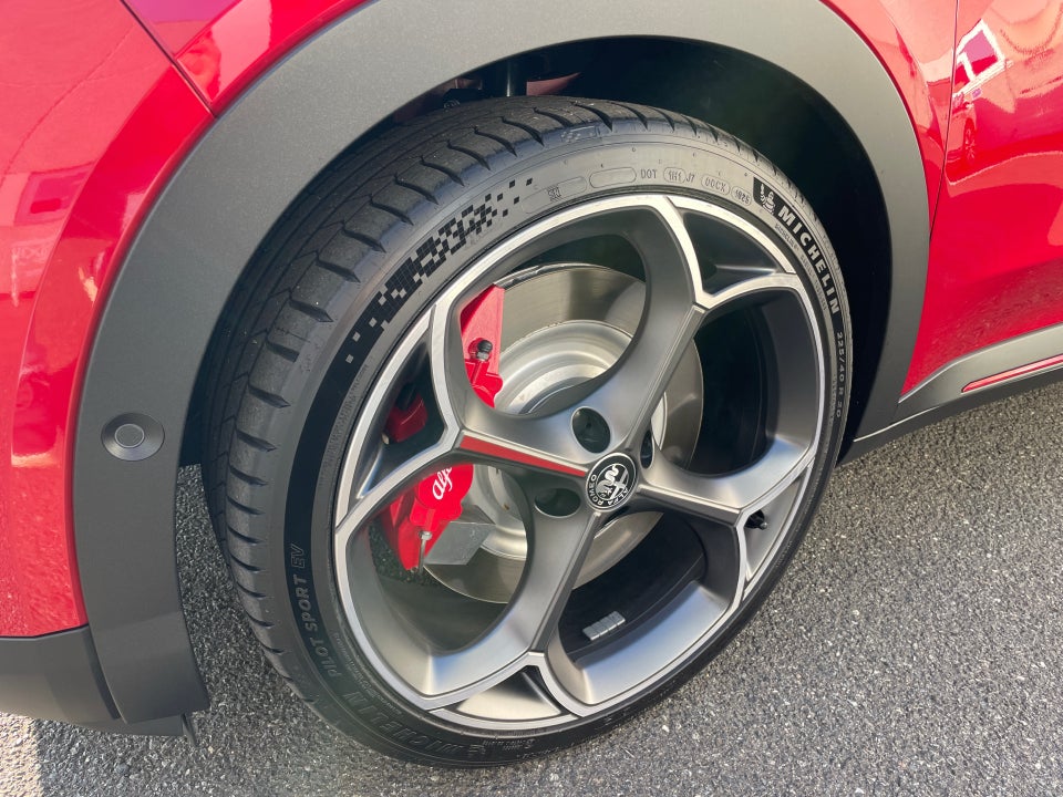 Alfa Romeo Junior Elettrica Veloce 5d