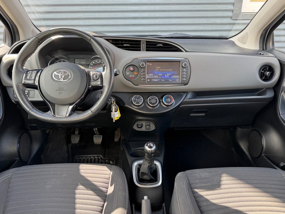 Toyota Yaris 1,0 VVT-i T2 5d