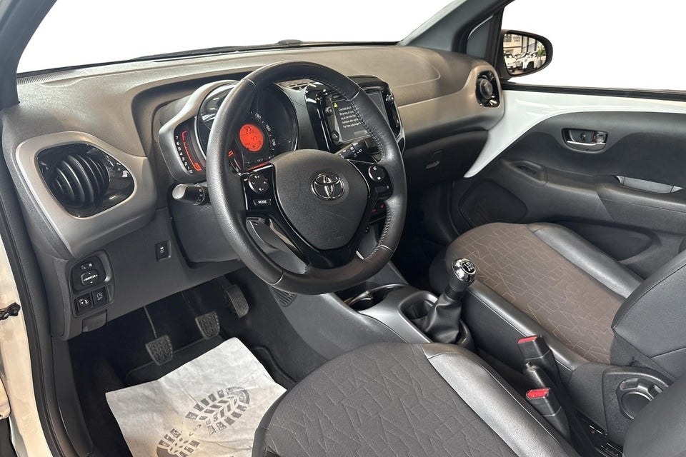 Toyota Aygo 1,0 VVT-i x-cite 5d