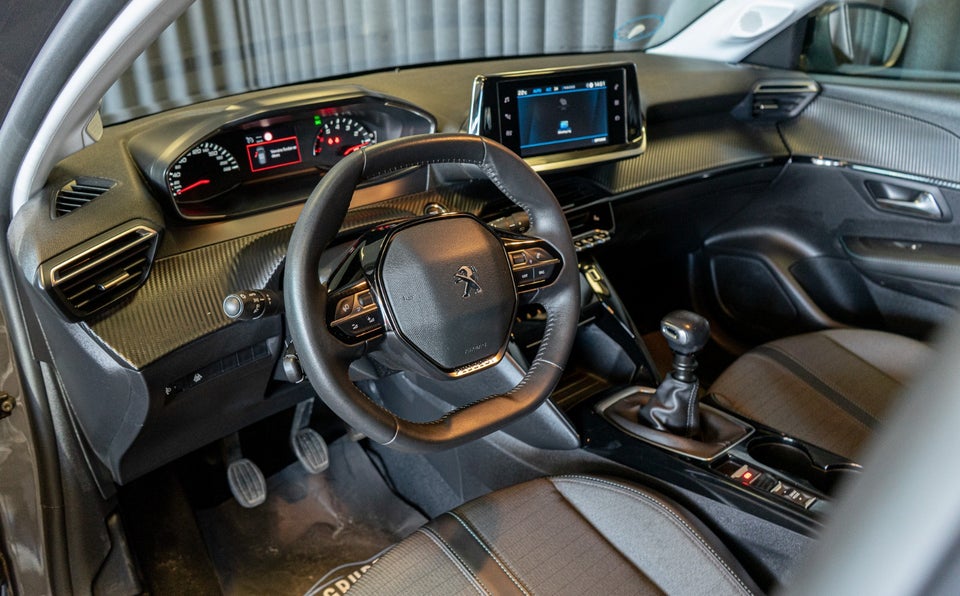 Peugeot 208 1,2 PureTech 100 Allure 5d