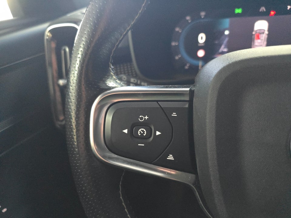 Volvo XC40 P8 ReCharge Twin R-Design 5d