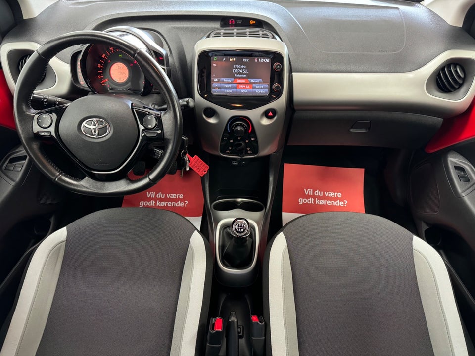 Toyota Aygo 1,0 VVT-i x-play x-touch 5d