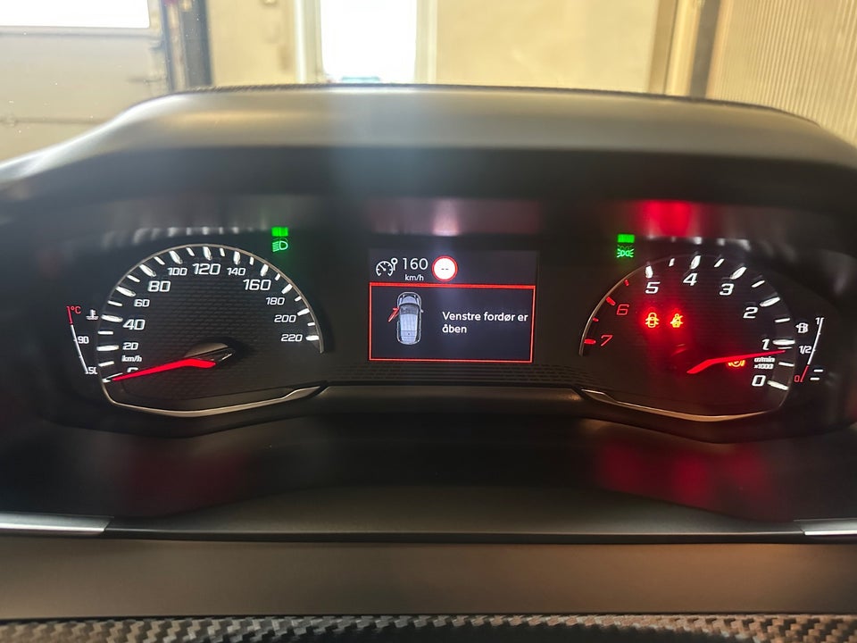 Peugeot 208 1,2 PureTech 100 Selection Sport 5d