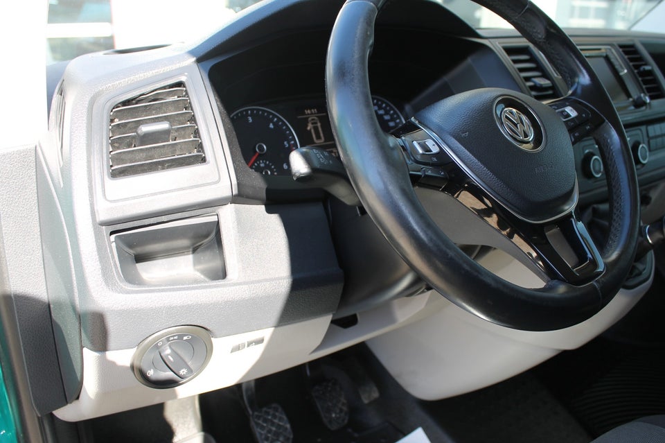 VW Transporter 2,0 TDi 204 Kassevogn kort