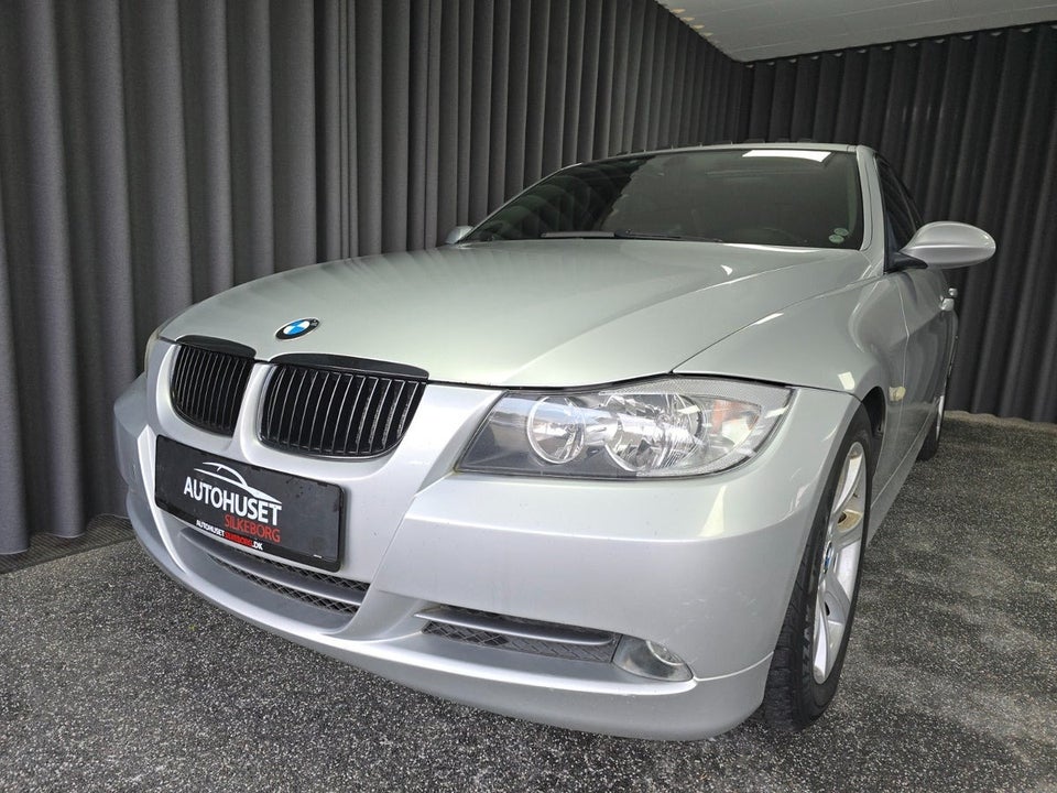 BMW 330i 3,0  4d
