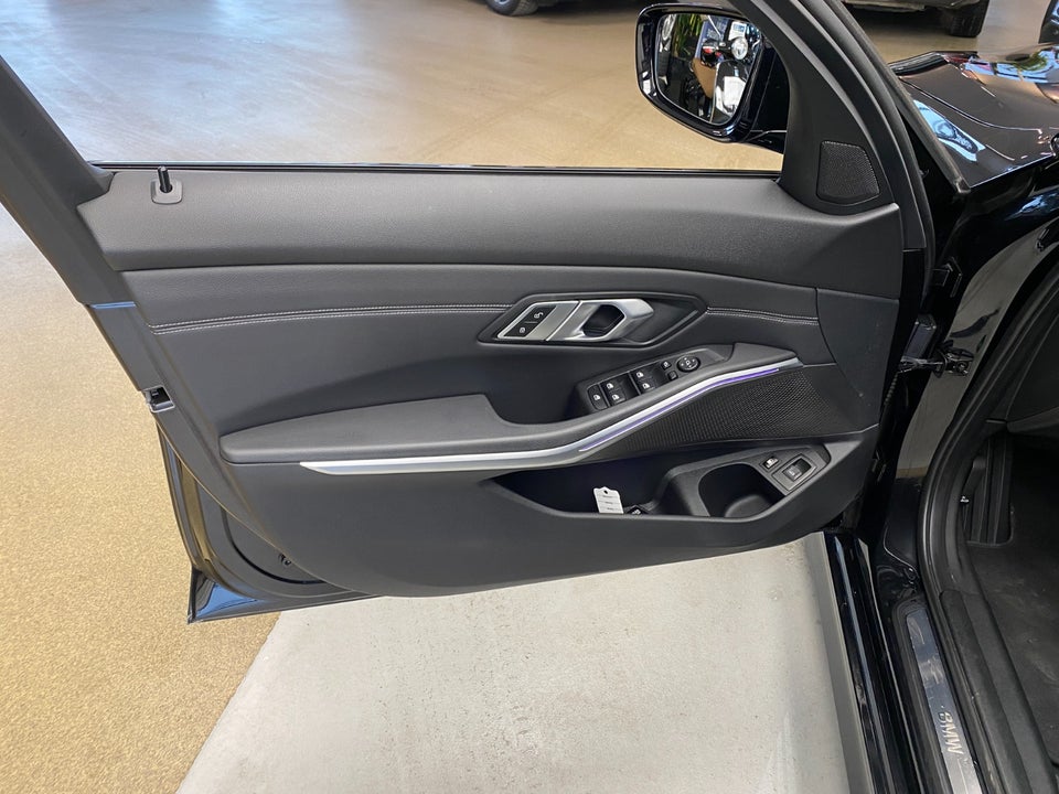 BMW 330e 2,0 Touring Sport Line aut. 5d