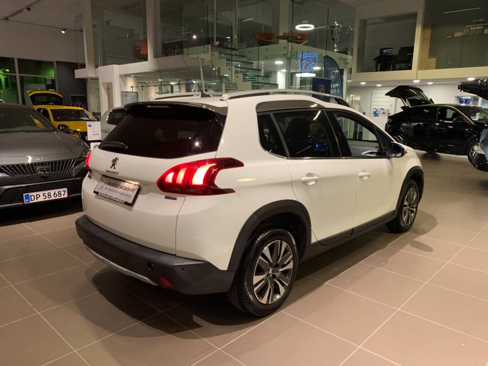 Peugeot 2008 1,2 e-THP 110 Desire Sky 5d