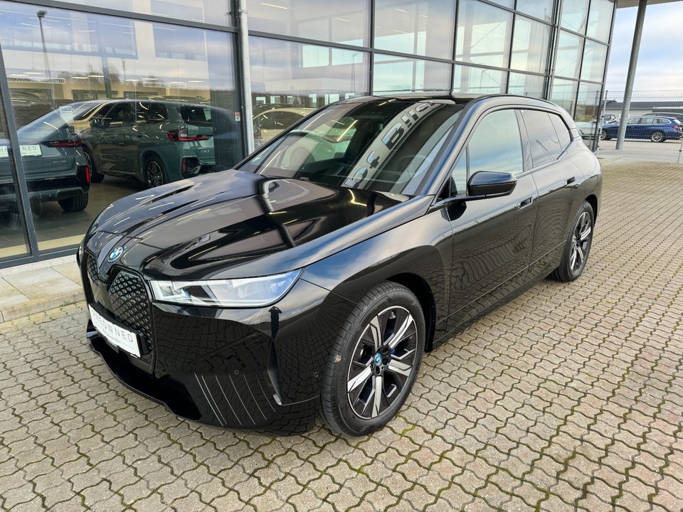 BMW iX xDrive40 Fully Charged 5d