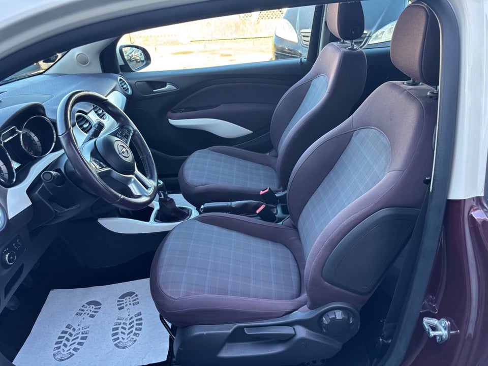 Opel Adam 1,4 87 Glam 3d