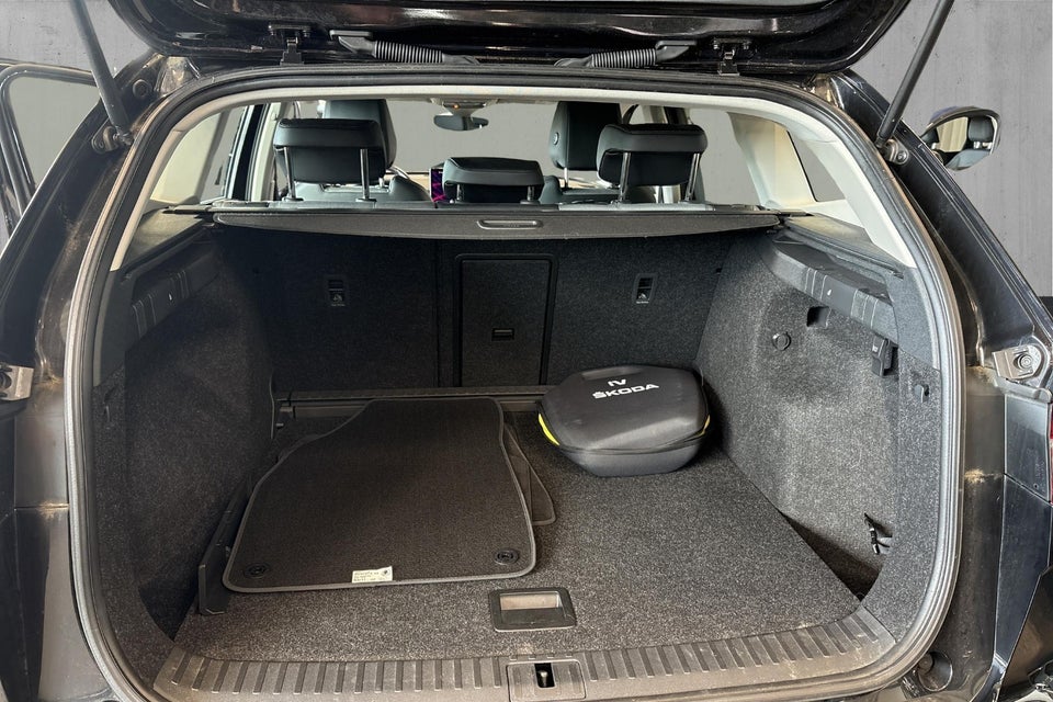 Skoda Enyaq 60 iV Loft 5d