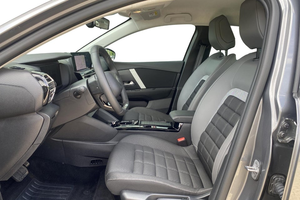 Citroën ë-C4 X 50 Plus 4d