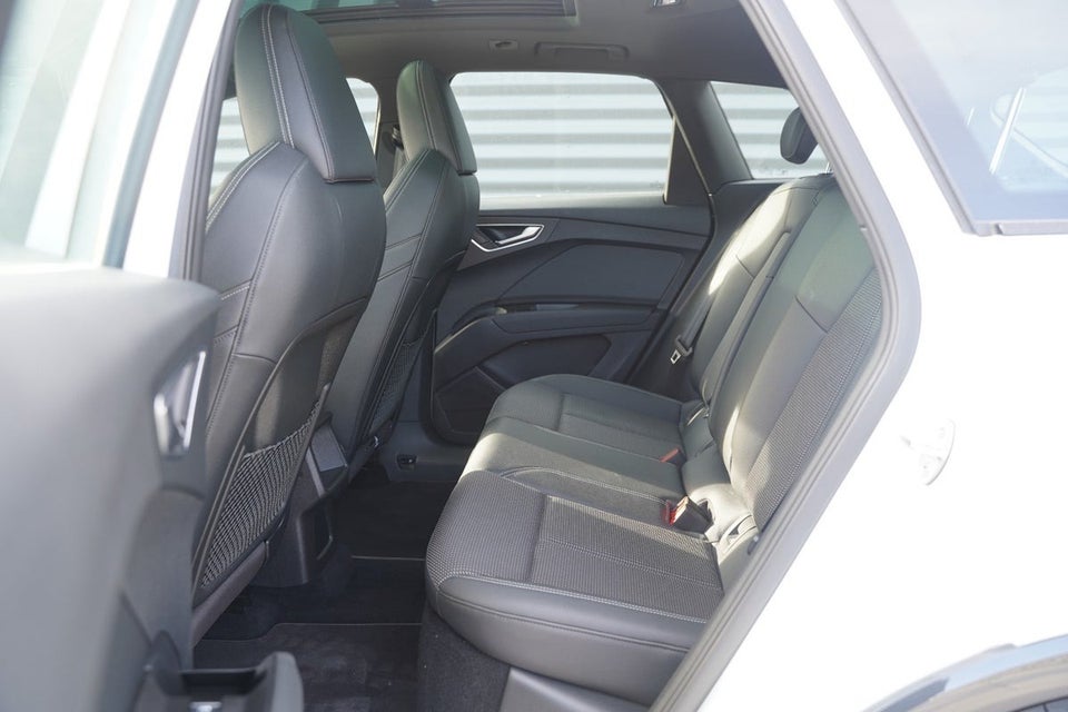 Audi Q4 e-tron 40 S-line 5d