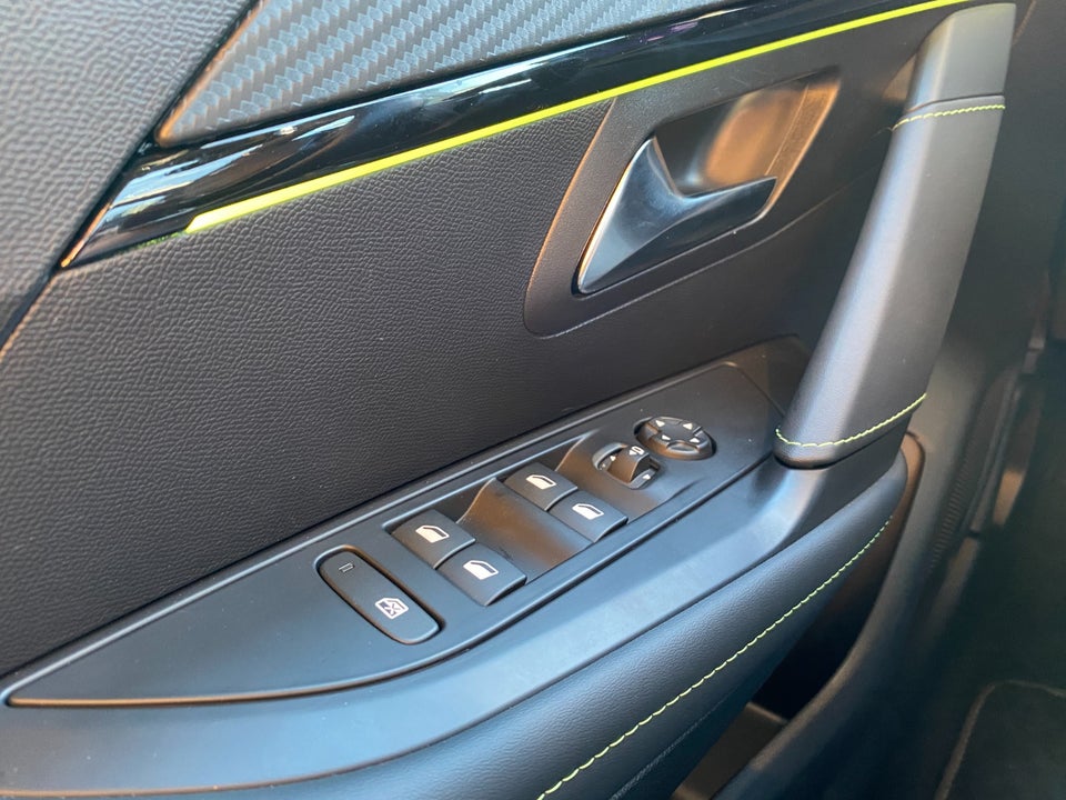 Peugeot e-208 54 GT 5d