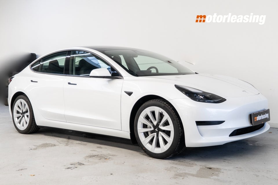 Tesla Model 3 Standard Range+ RWD 4d