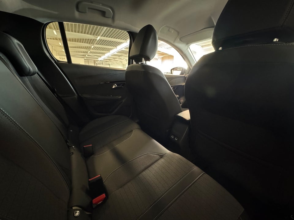 Peugeot 208 1,2 PureTech 100 Selection Sport 5d