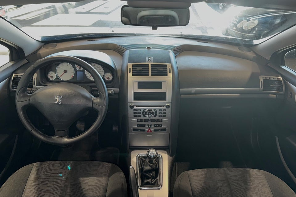 Peugeot 407 1,8 Perfection 4d