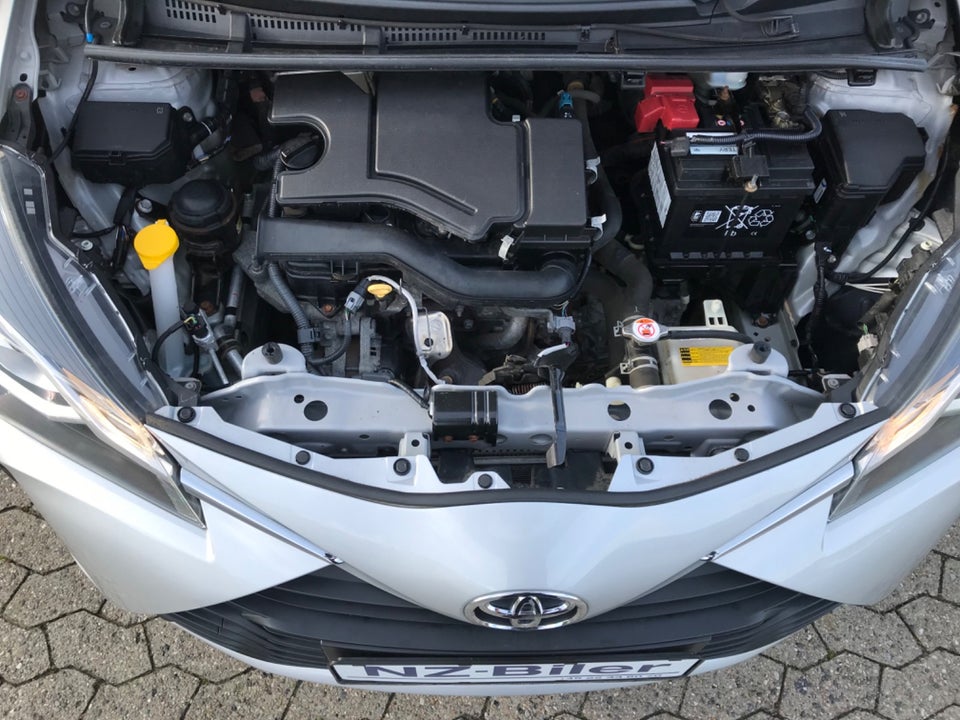 Toyota Yaris 1,0 VVT-i T2 5d