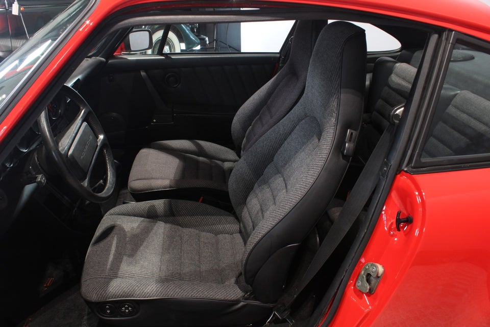 Porsche 911 3,2 Carrera Coupé 2d