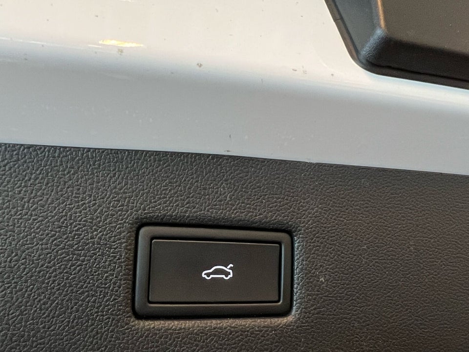 Ford Explorer 79 Premium Extended Range AWD 5d